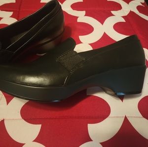 Yuu Calinda W Slip ons